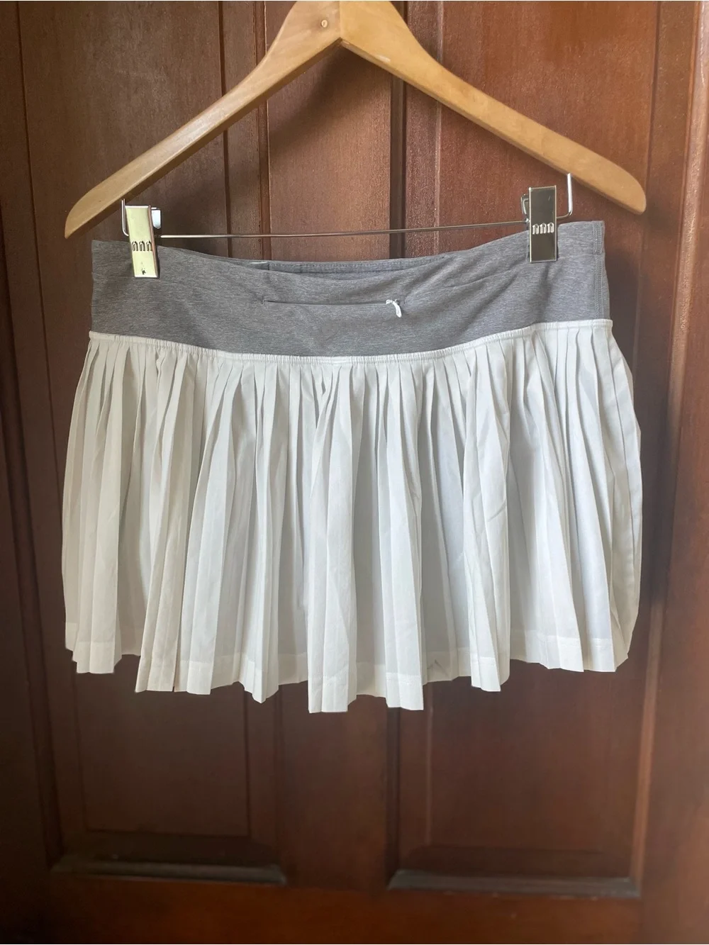 Lululemon women's size 8 white / gray athletic skort - Picture 7 of 7